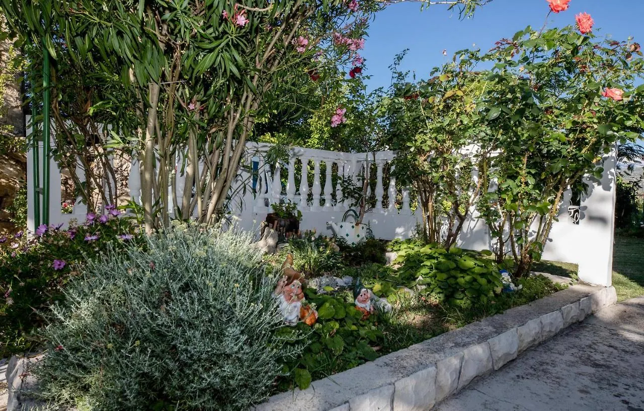 House Predrag Βίλα Supetarska Draga Κροατία